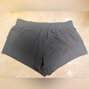 Brooks 3 inch inseam run short with gel pockets